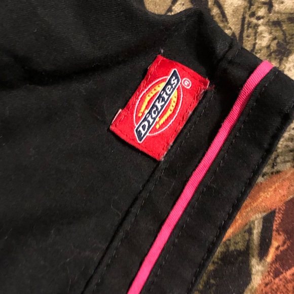 Dickies Floral Scrub Top! - Picture 3 of 4